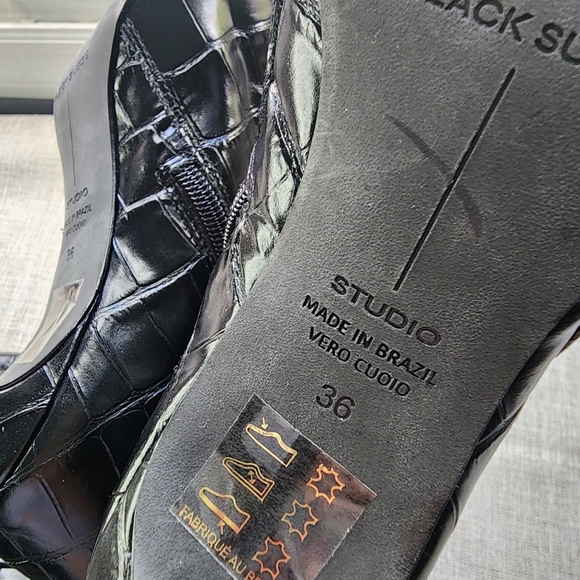 NWOT Black Suede Studio Taylor Boots - Picture 15 of 16